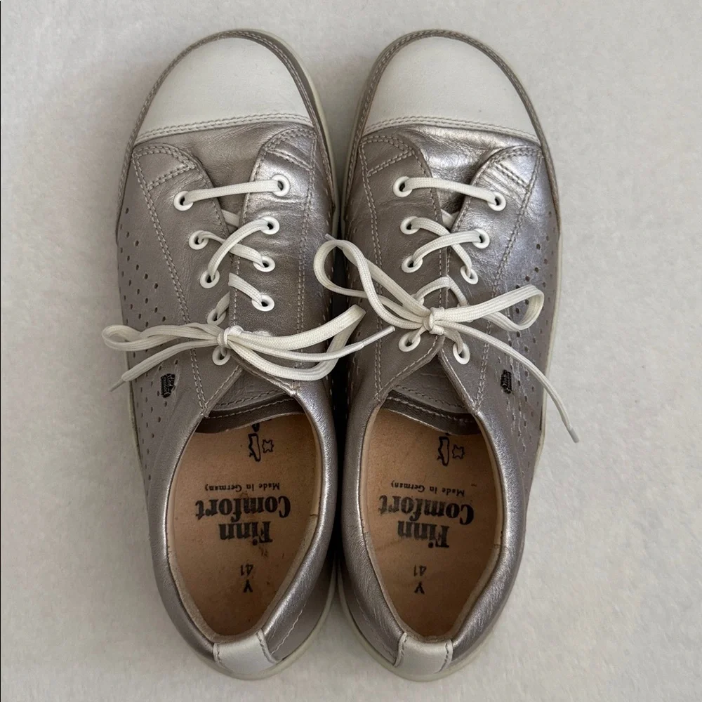 Finn Comfort | Charlotte Perforated Leather Sneaker Silver/White (EU 41/US 10) - Picture 7 of 15